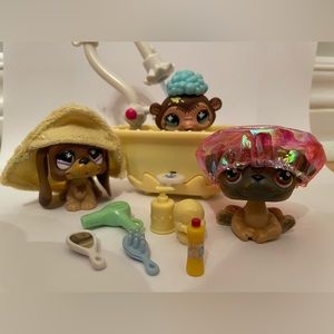 Littlest Pet Shop Bath Set Lot 3
Authentic Dog and Monkey LPS
#665, #663, #2